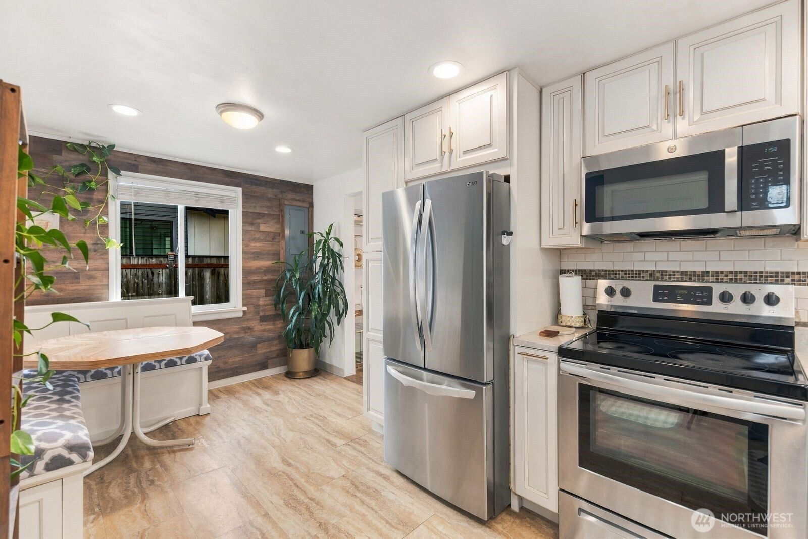 710 107th Place Property Photo 6