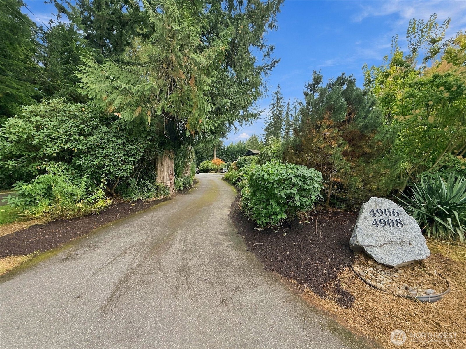 4906 200th Street Property Photo 2