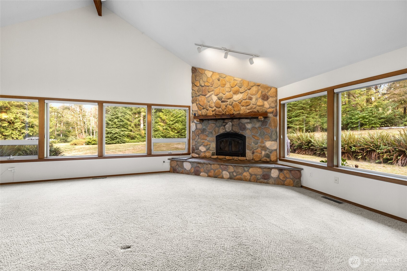 32468 Lady Bug Lane Property Photo 4