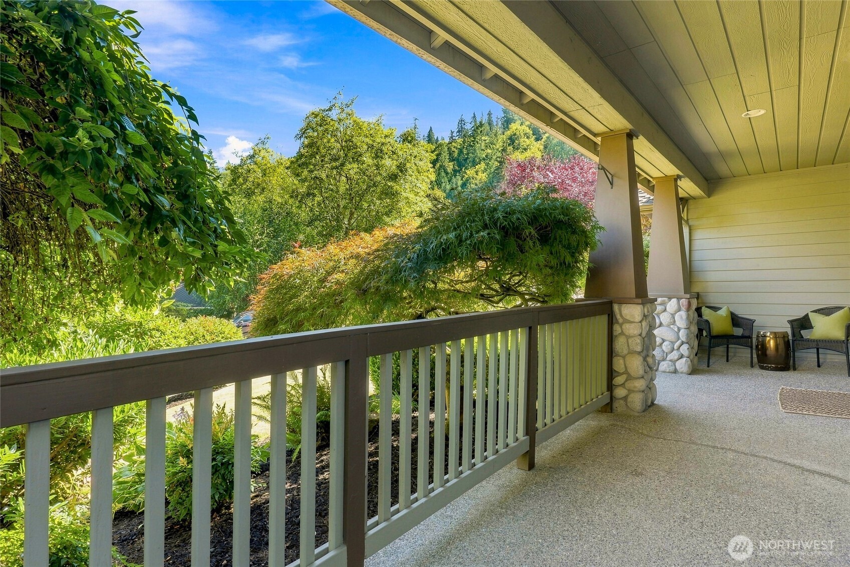 5627 193rd Place Property Photo 2
