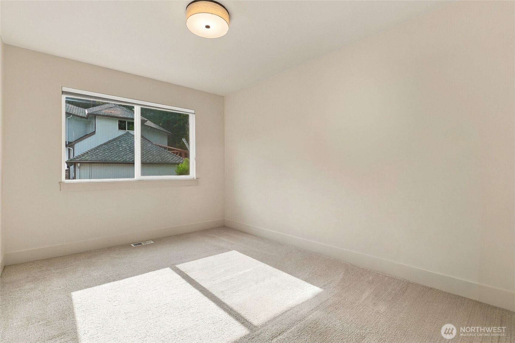 5627 193rd Place Property Photo 27