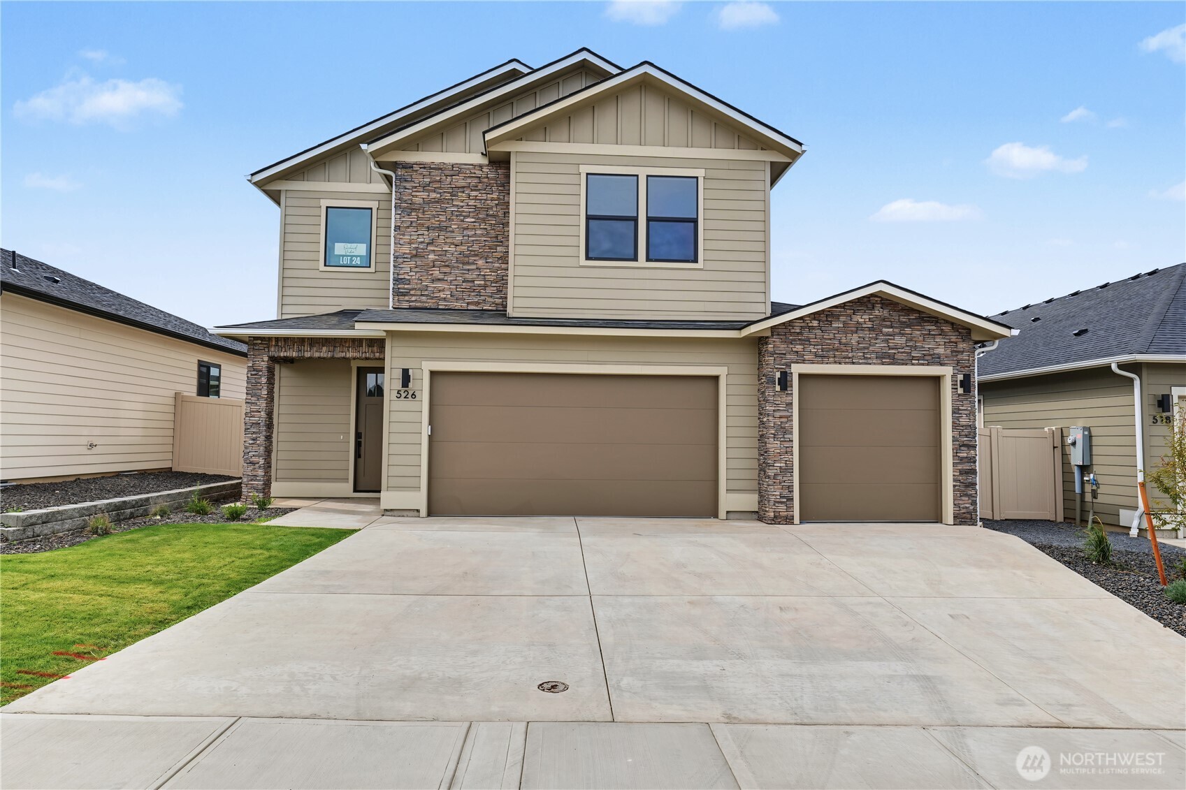 526 S Oasis Loop Property Photo 2