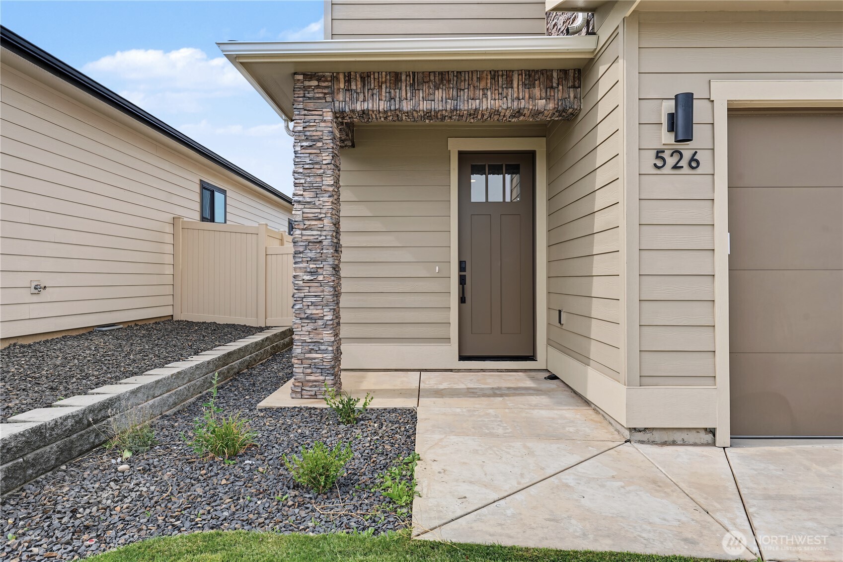 526 S Oasis Loop Property Photo 3