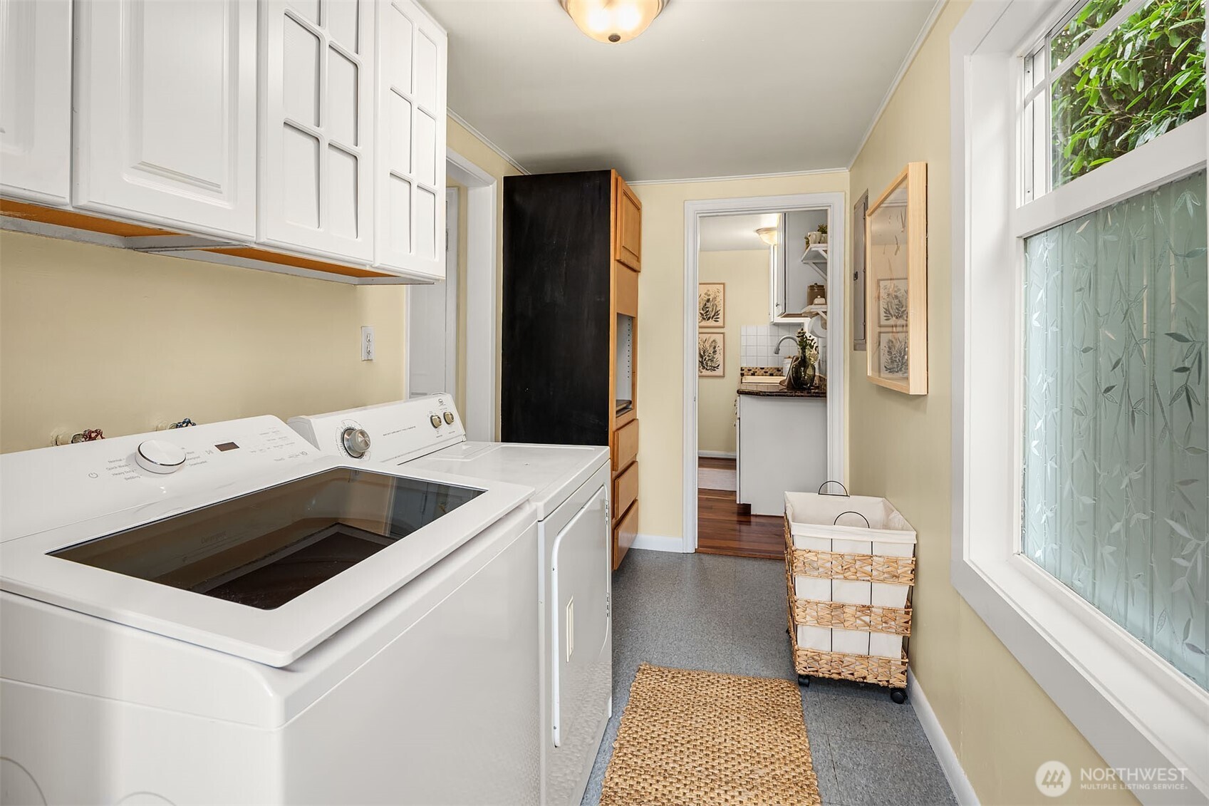 4719 S Pearl Street Property Photo 11