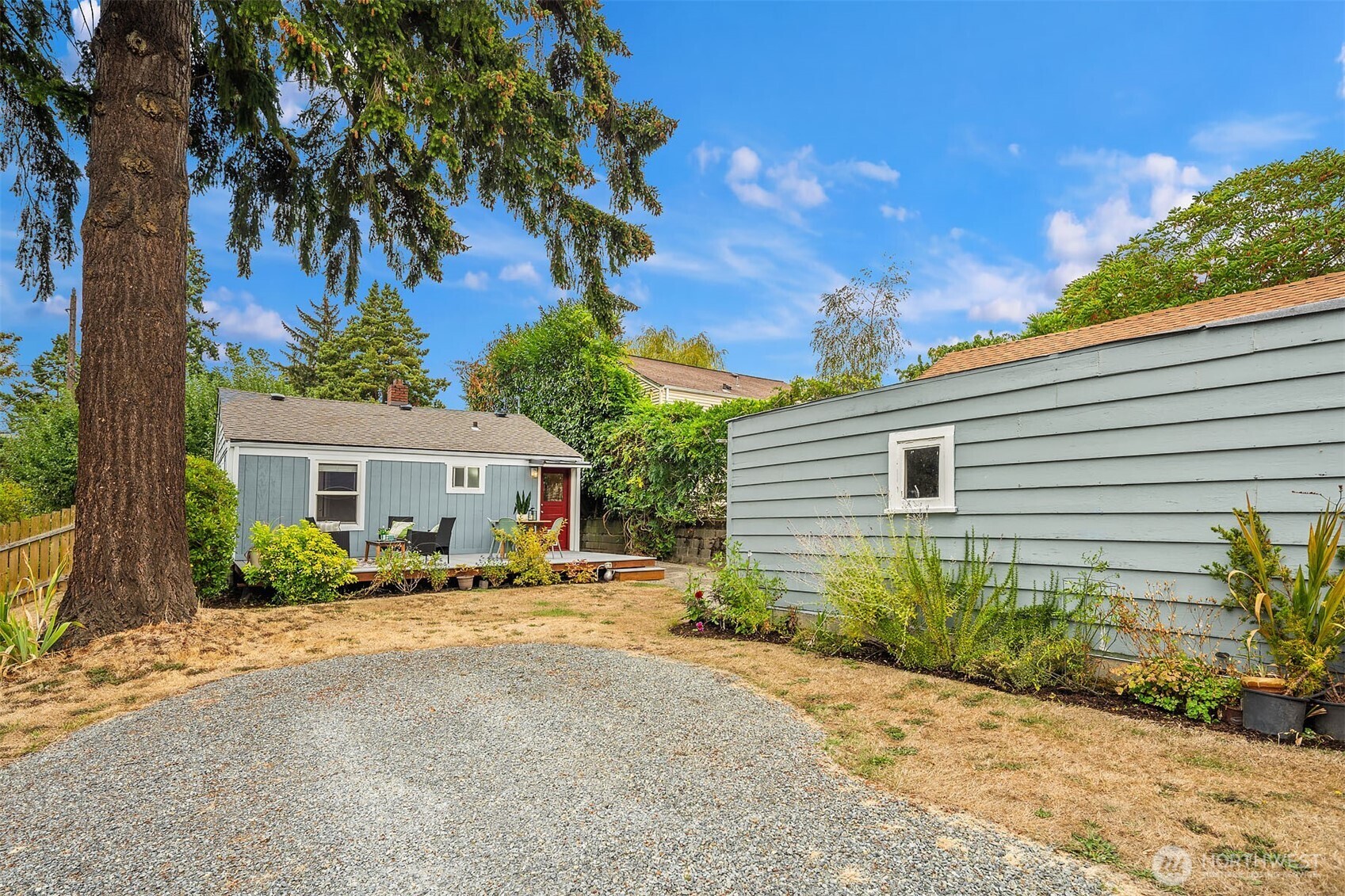 4719 S Pearl Street Property Photo 16
