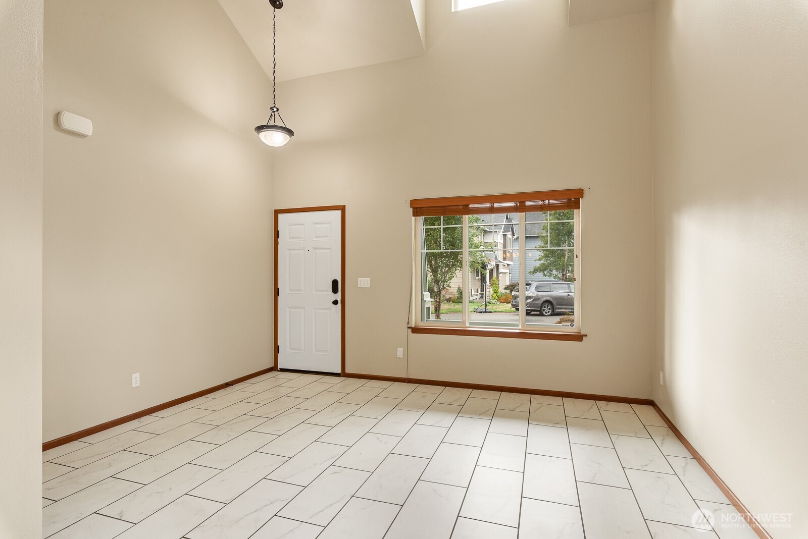 5839 148th Place Property Photo 5