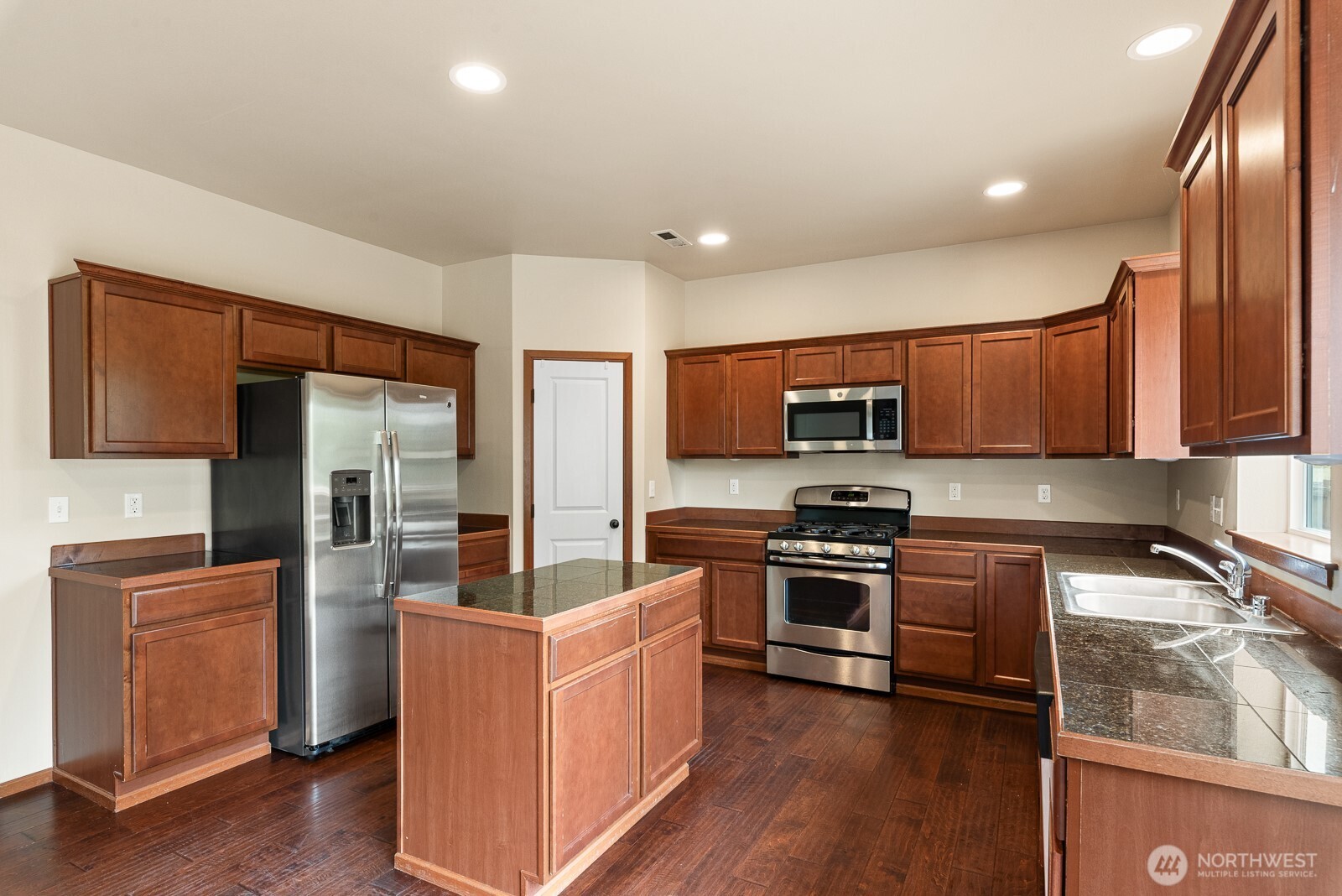 5839 148th Place Property Photo 12