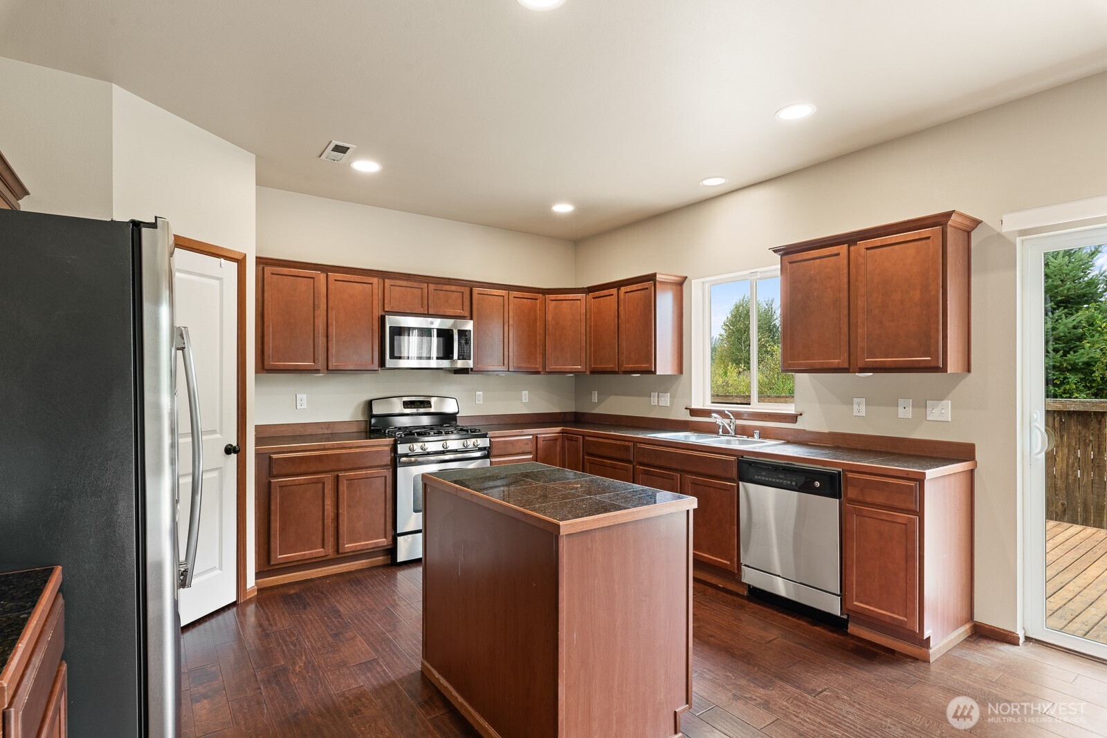 5839 148th Place Property Photo 14