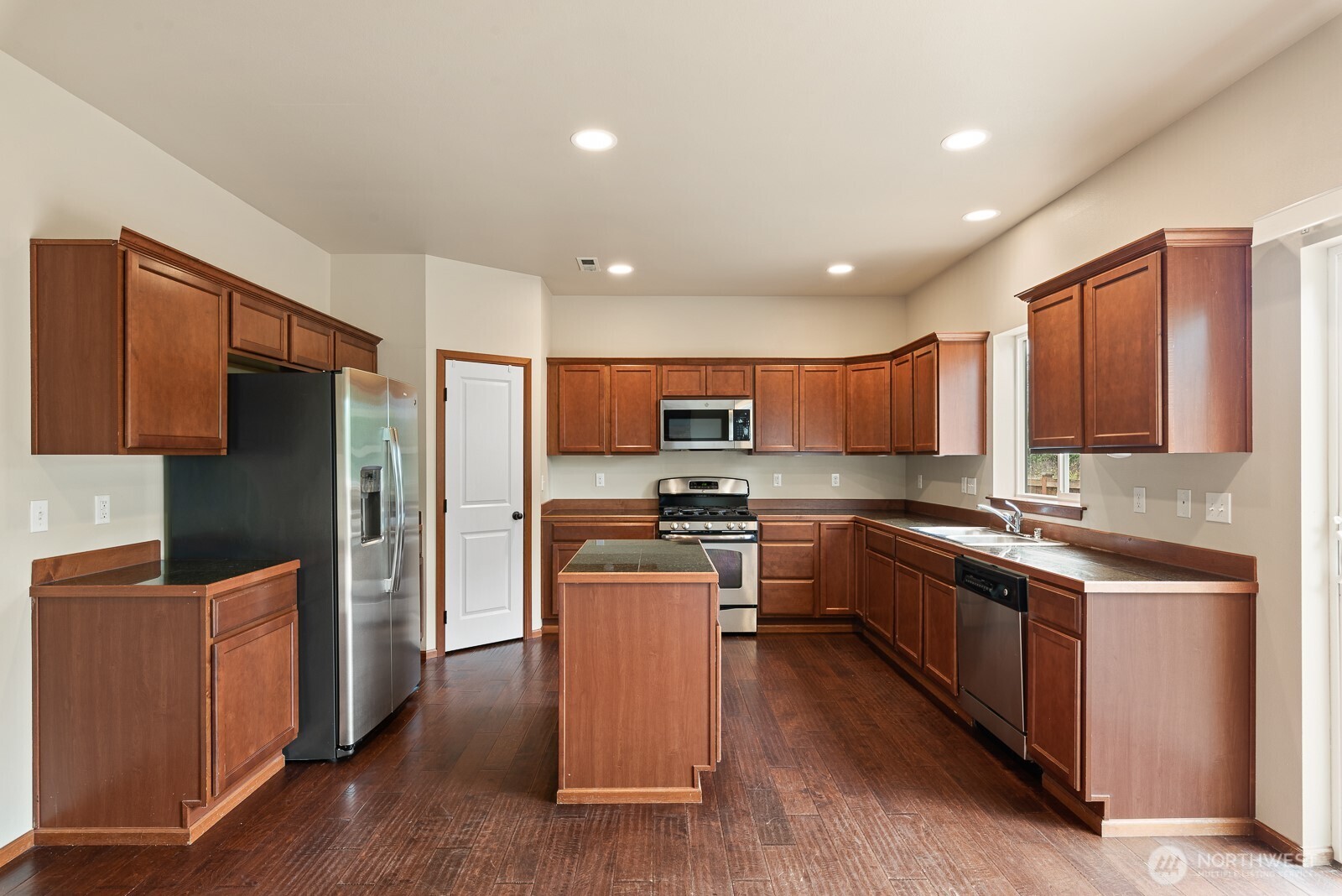 5839 148th Place Property Photo 15