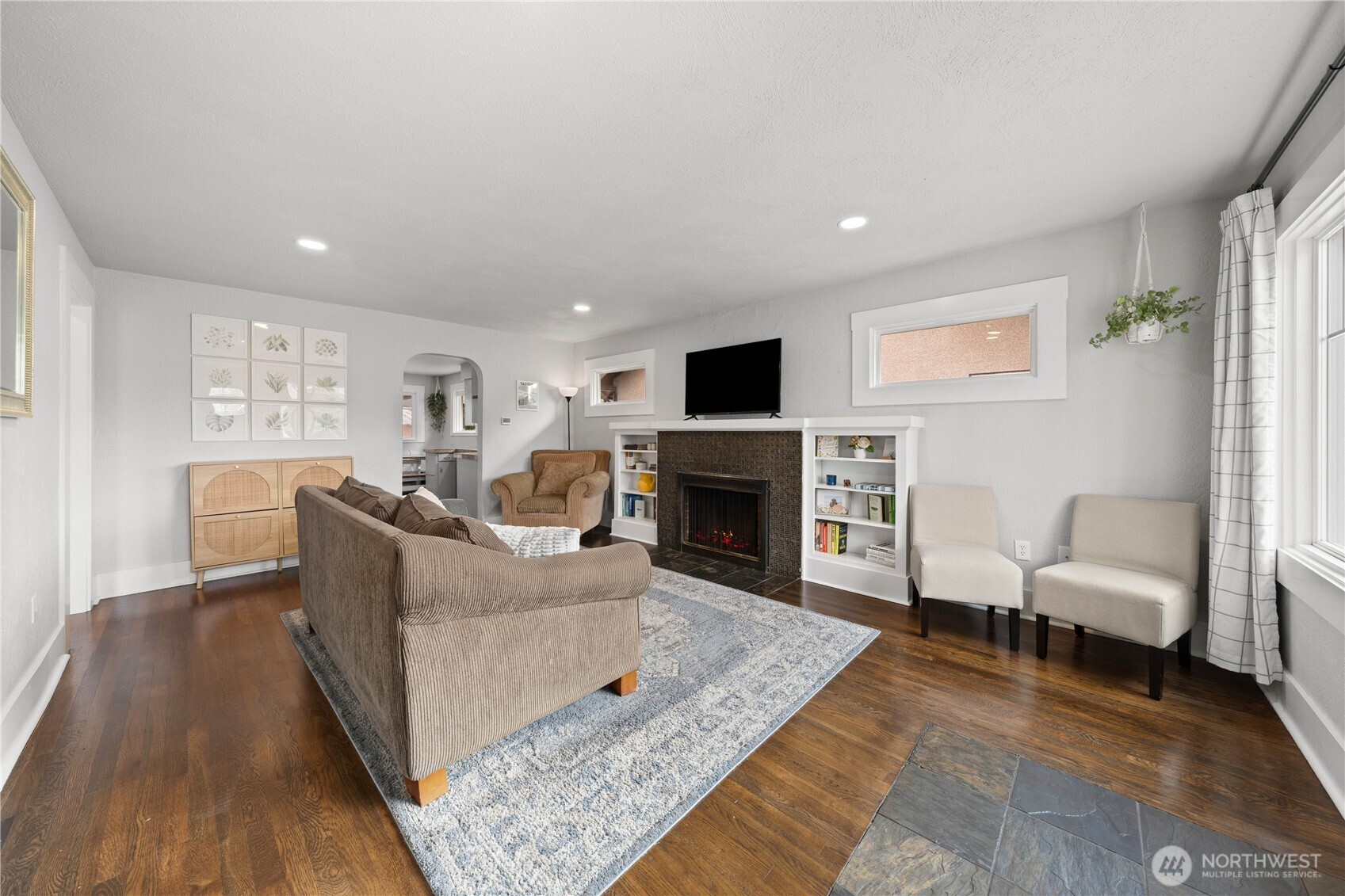 6243 S Warner Street Property Photo 3