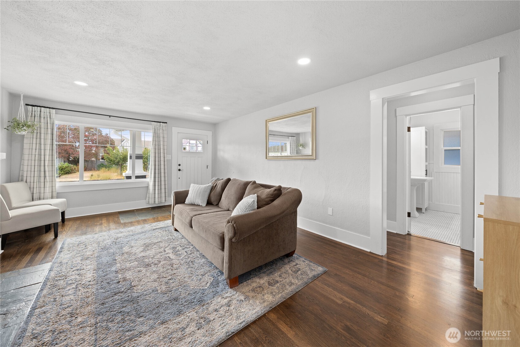 6243 S Warner Street Property Photo 5
