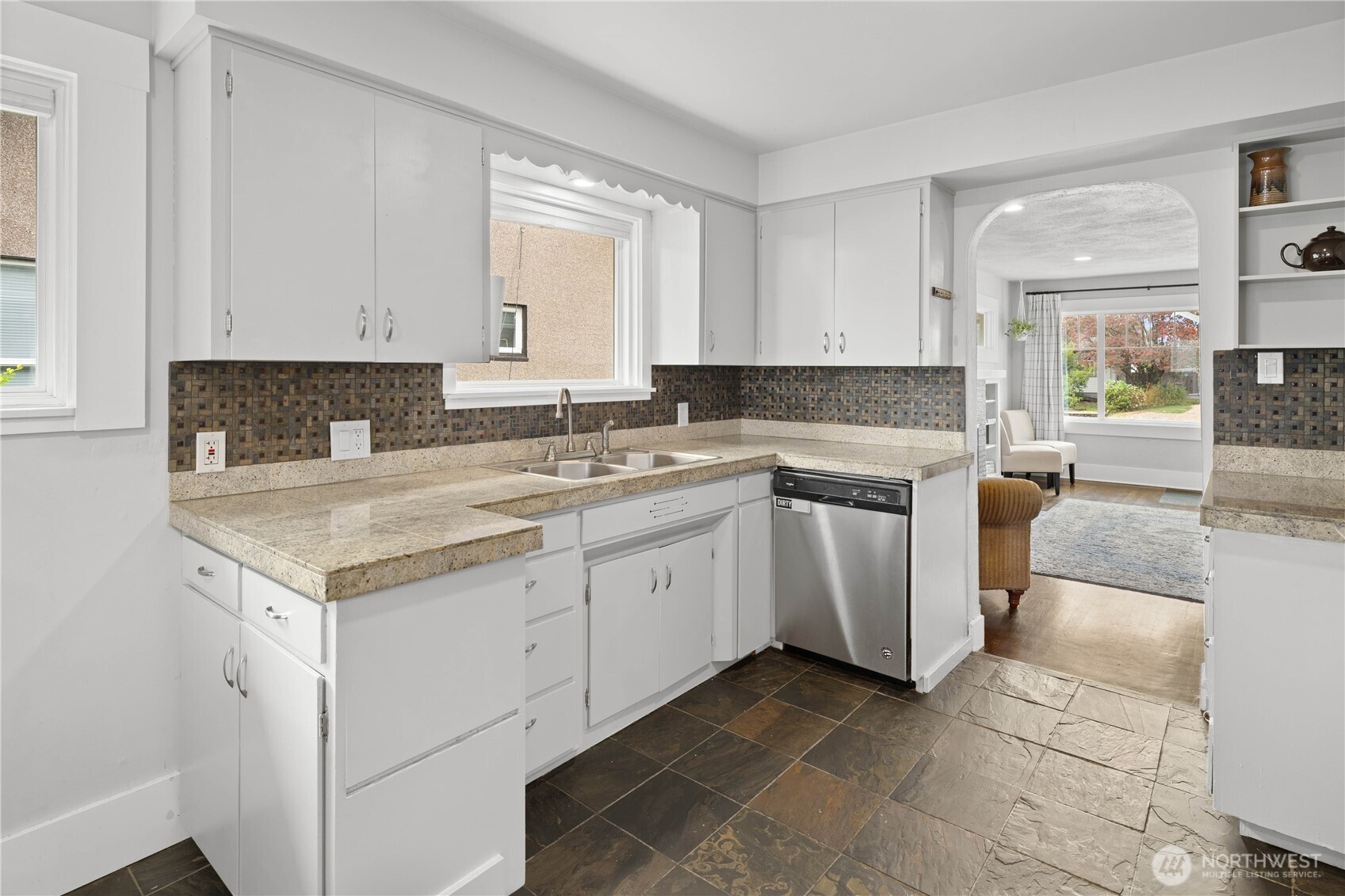 6243 S Warner Street Property Photo 10