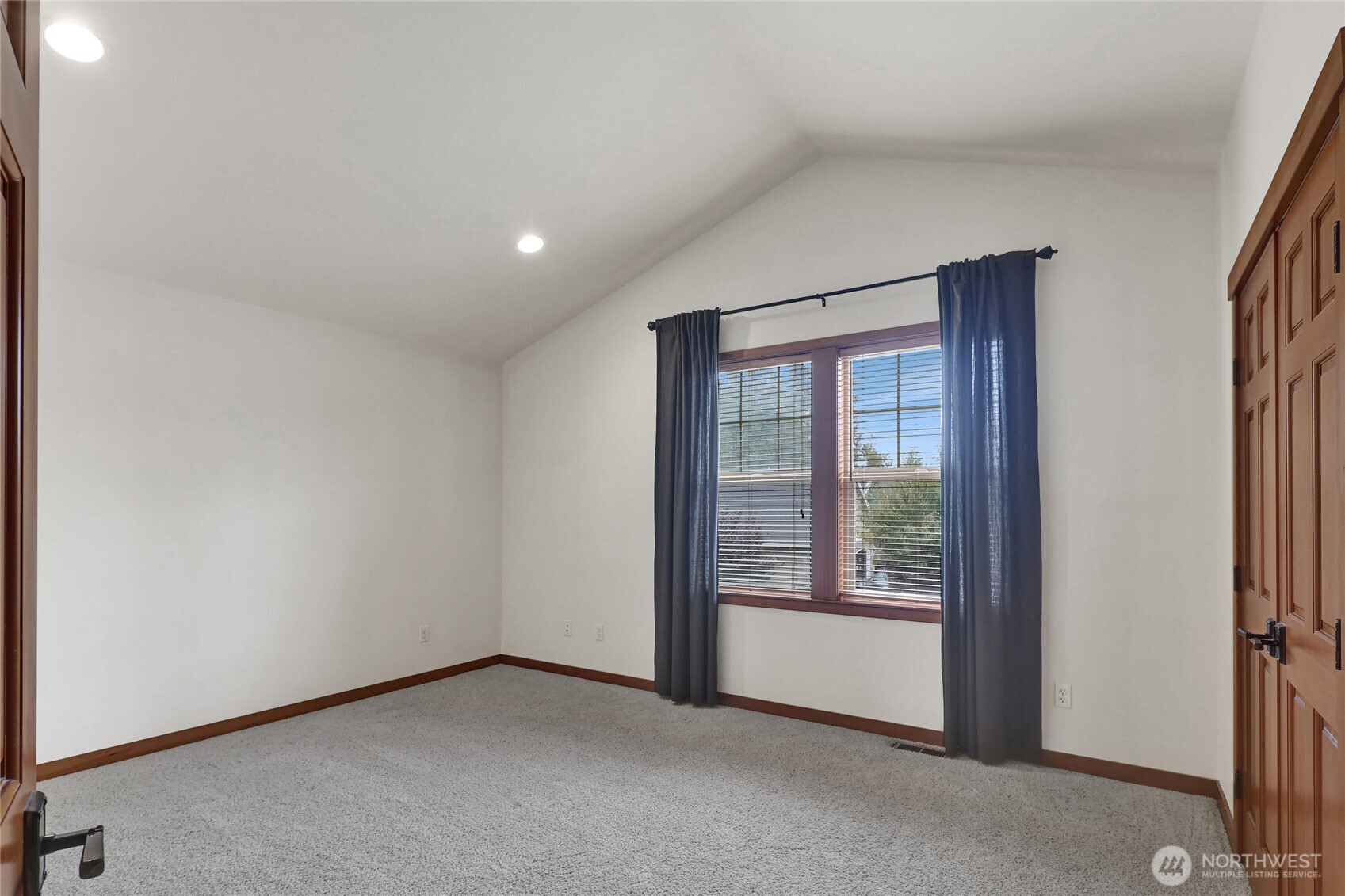 1398 Eastwood Way Property Photo 20