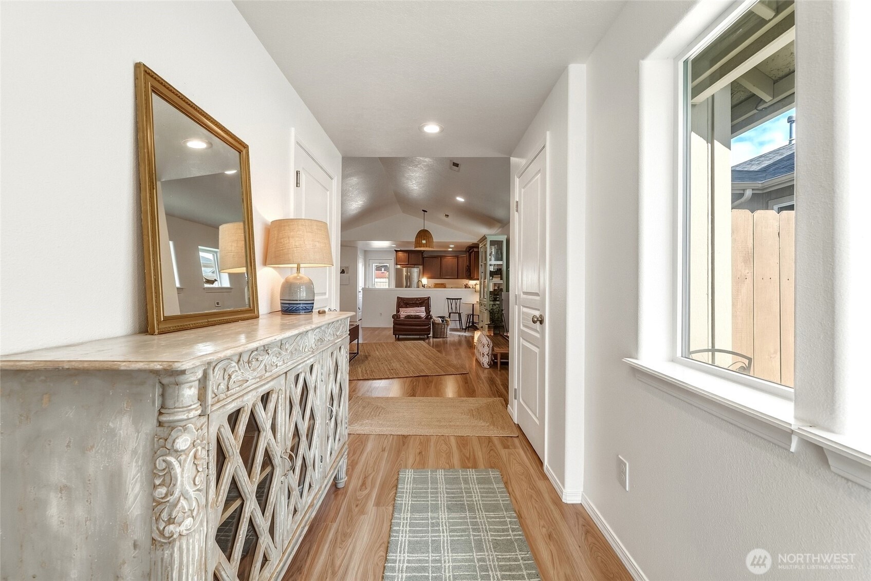 1202 Carver Street Property Photo 4