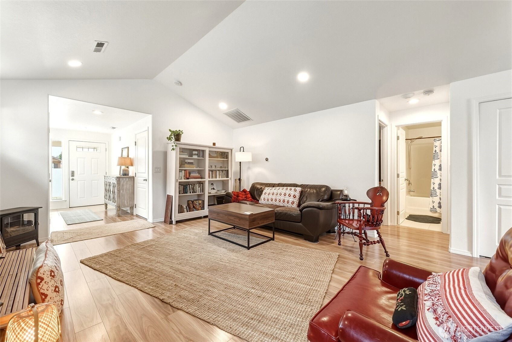 1202 Carver Street Property Photo 7