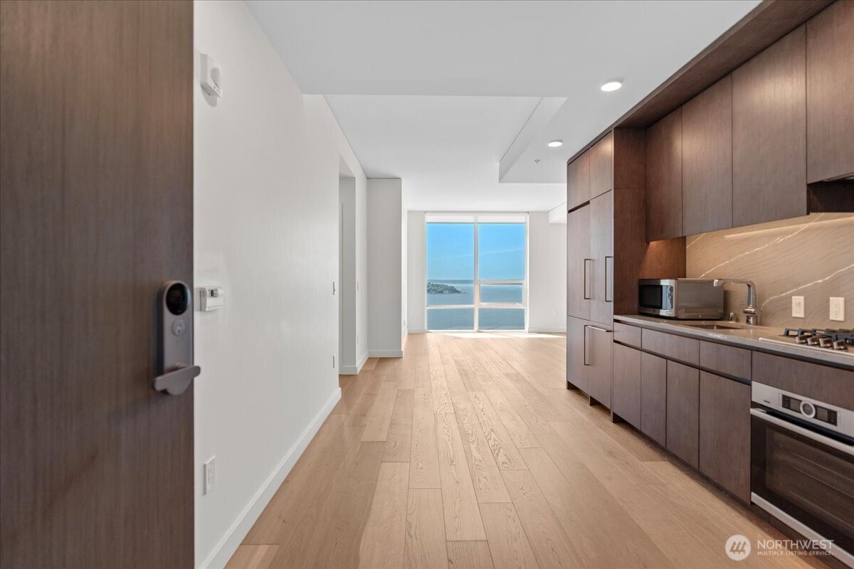 121 Stewart Street 2506 Property Photo 2
