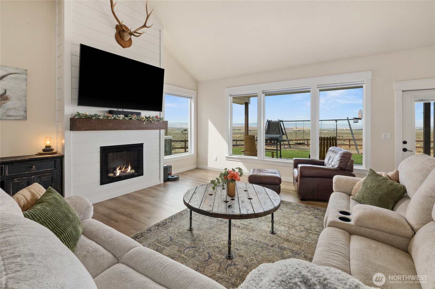 2290 Sage Hills Drive Property Photo 8