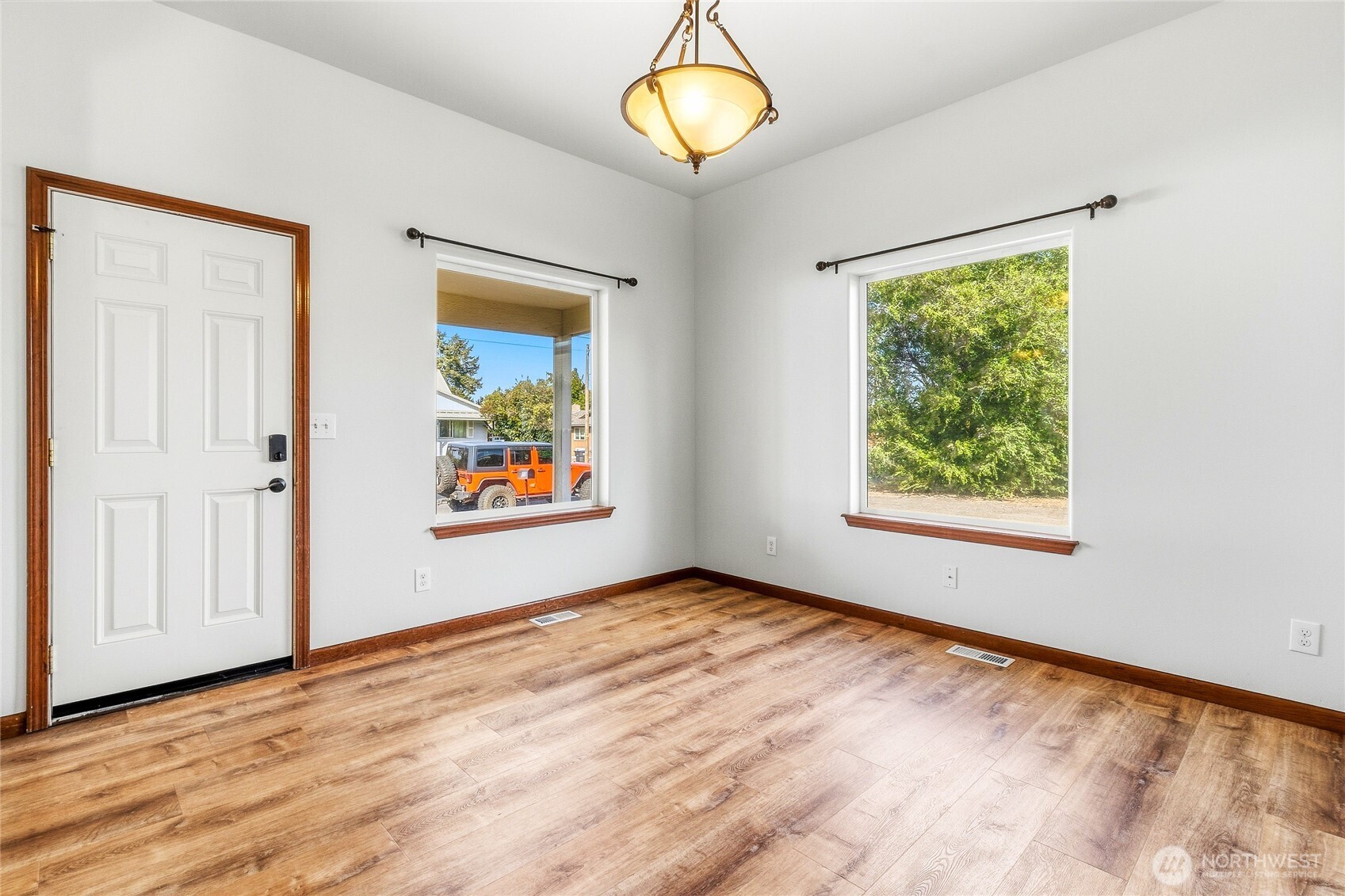 512 N Roosevelt Street Property Photo 6