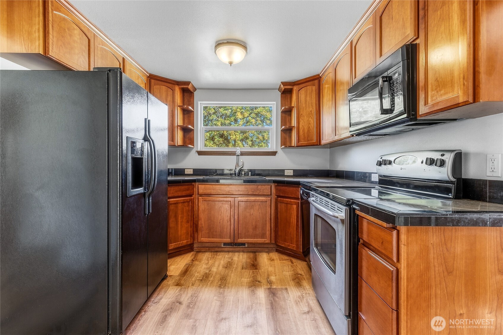 512 N Roosevelt Street Property Photo 10