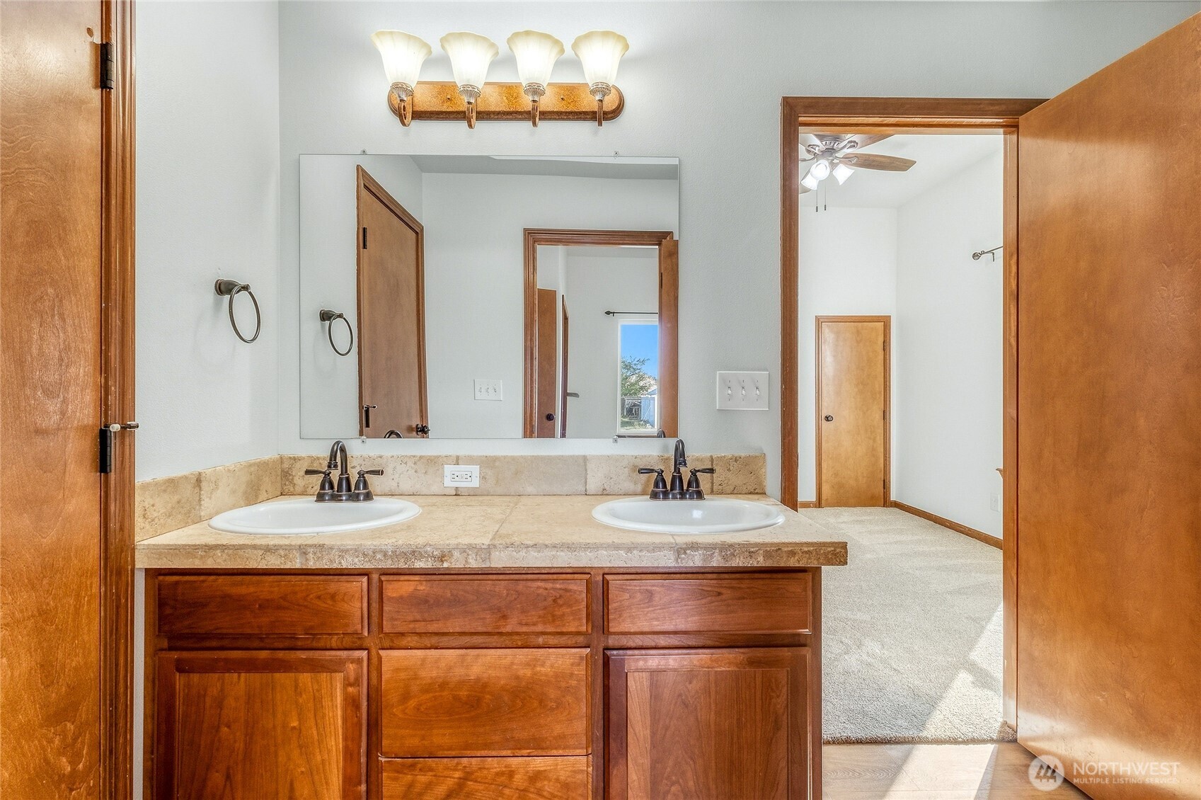 512 N Roosevelt Street Property Photo 14