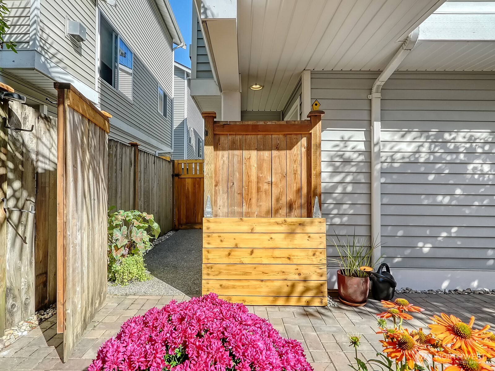 8529 Midvale Avenue C Property Photo 2