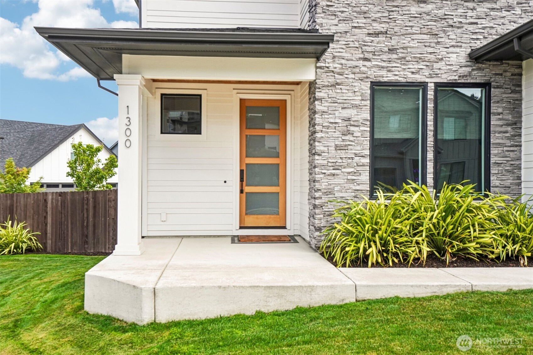 1300 S 41st Place Property Photo 2