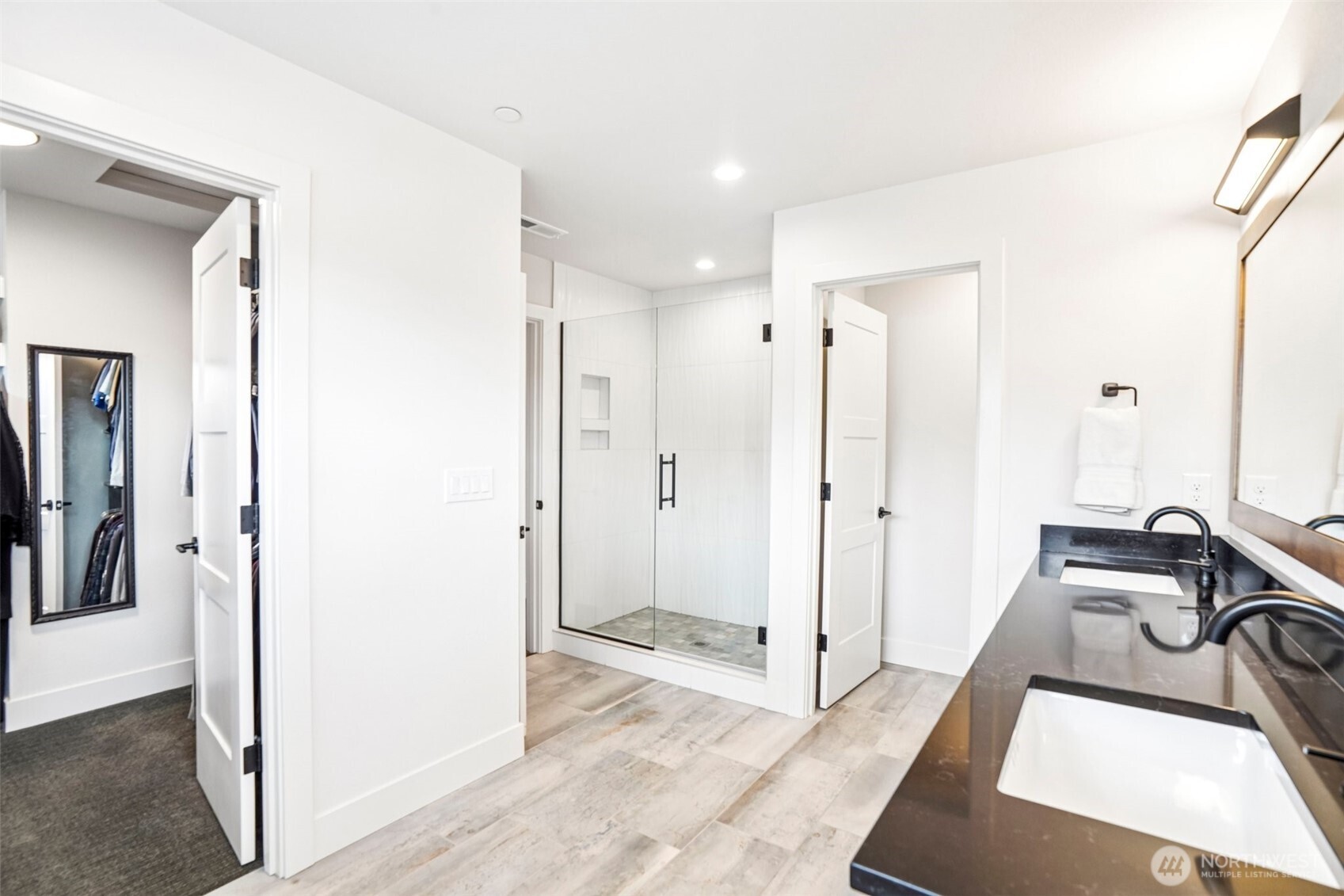 1300 S 41st Place Property Photo 12