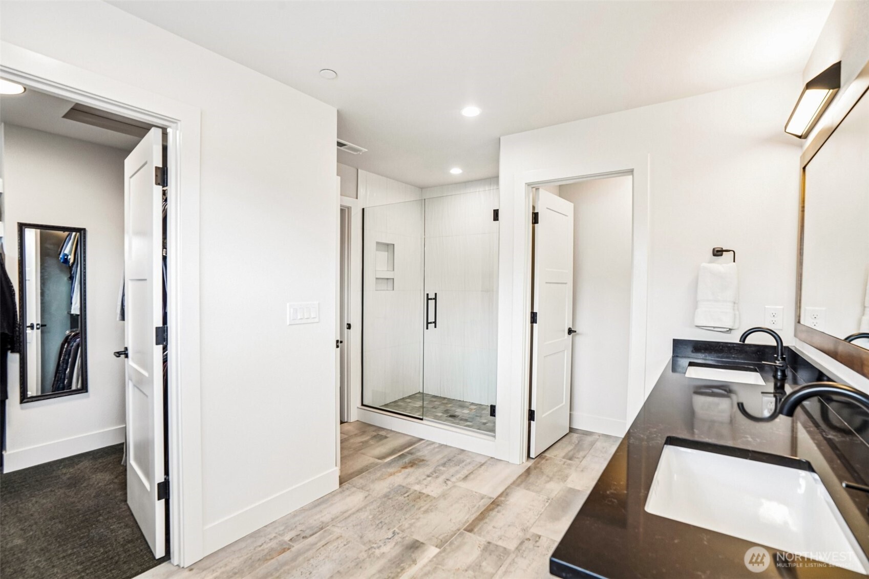 1300 S 41st Place Property Photo 13
