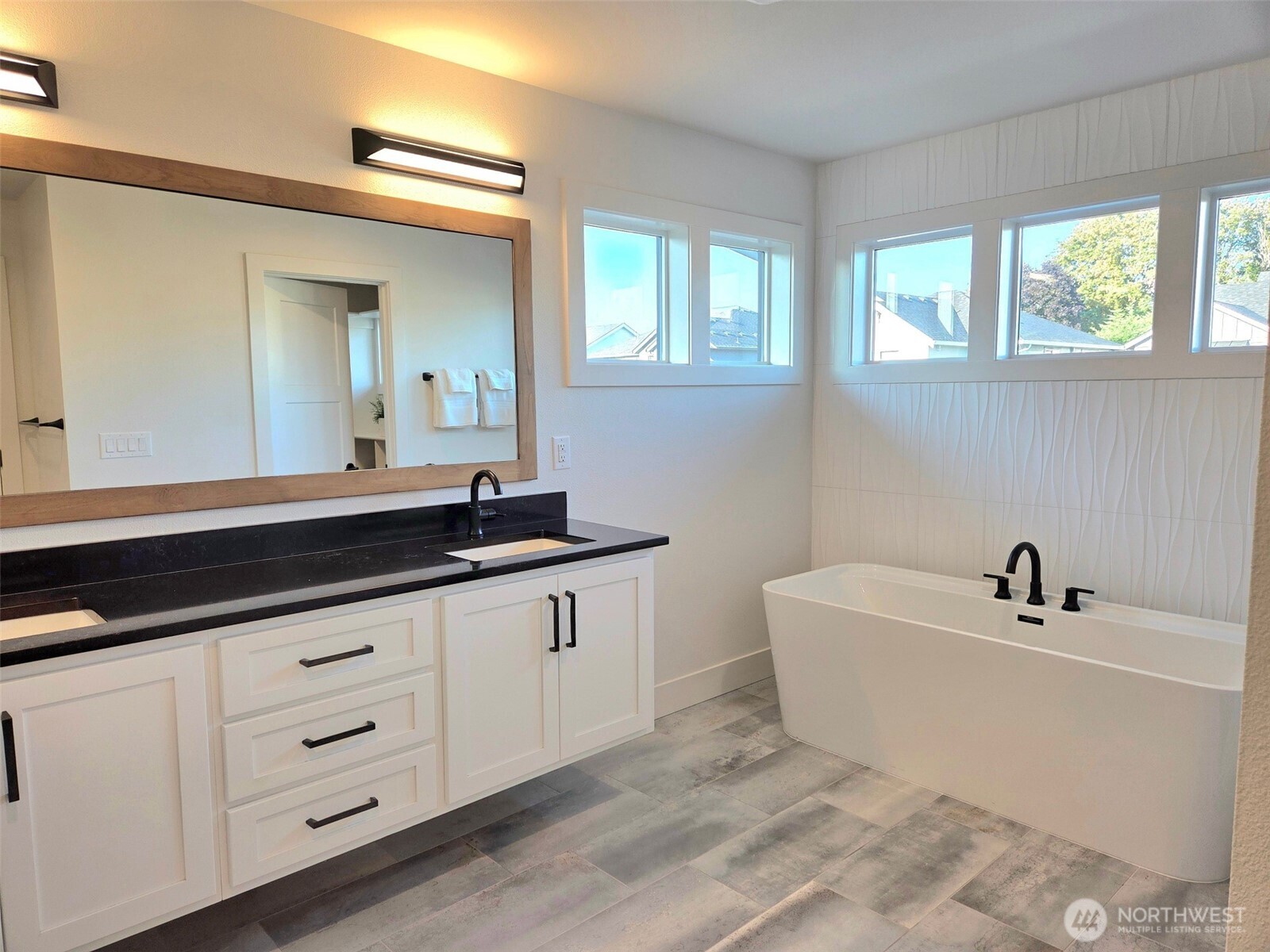 1300 S 41st Place Property Photo 14