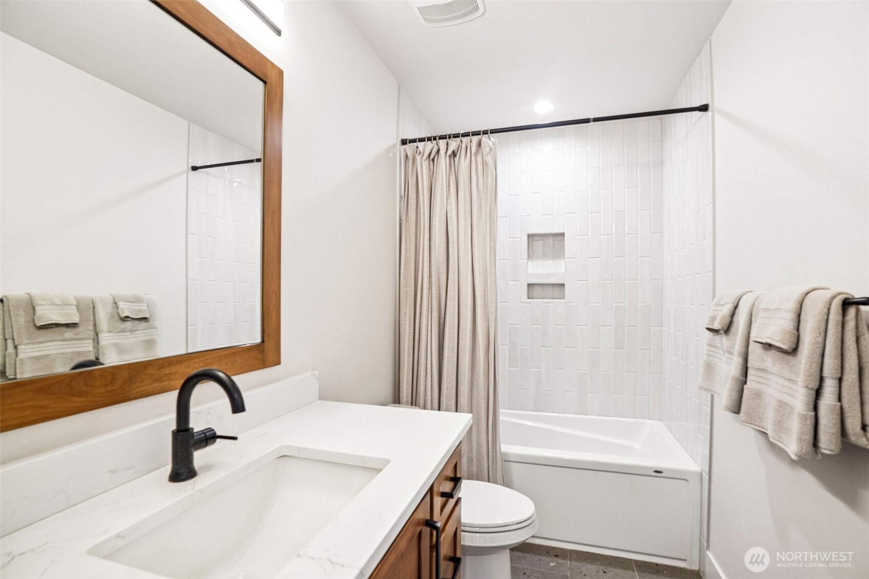 1300 S 41st Place Property Photo 17
