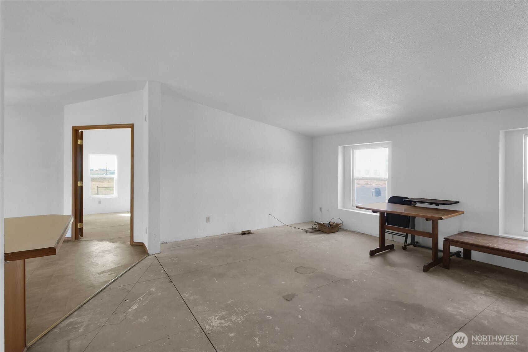 1105 W 4th Avenue Property Photo 10