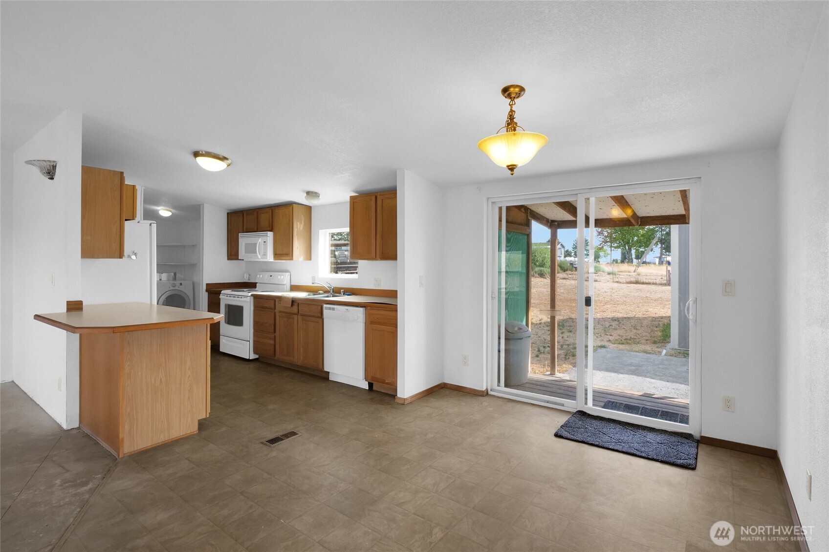 1105 W 4th Avenue Property Photo 12