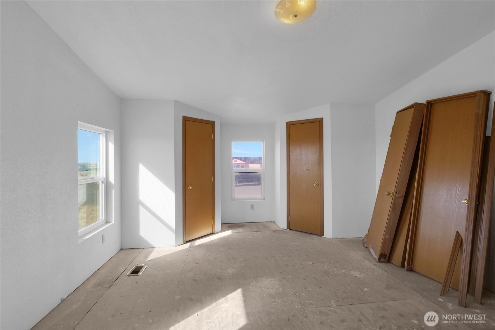 1105 W 4th Avenue Property Photo 18