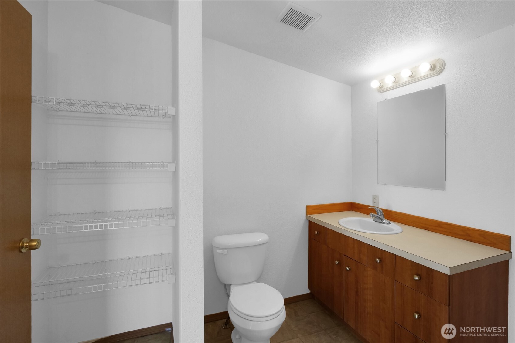 1105 W 4th Avenue Property Photo 22
