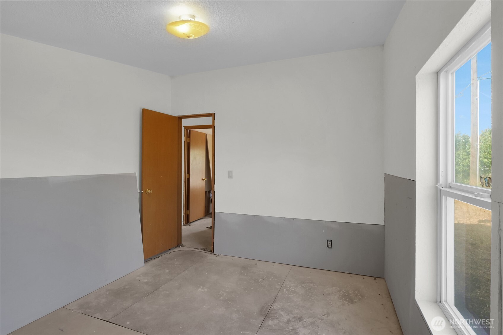 1105 W 4th Avenue Property Photo 27