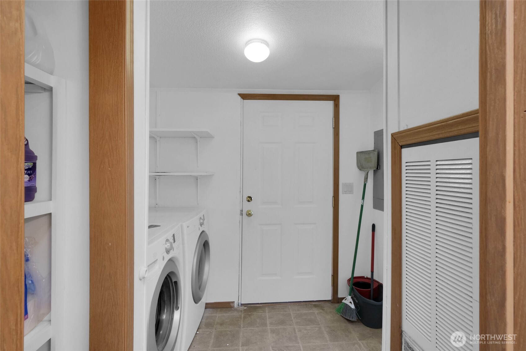 1105 W 4th Avenue Property Photo 30
