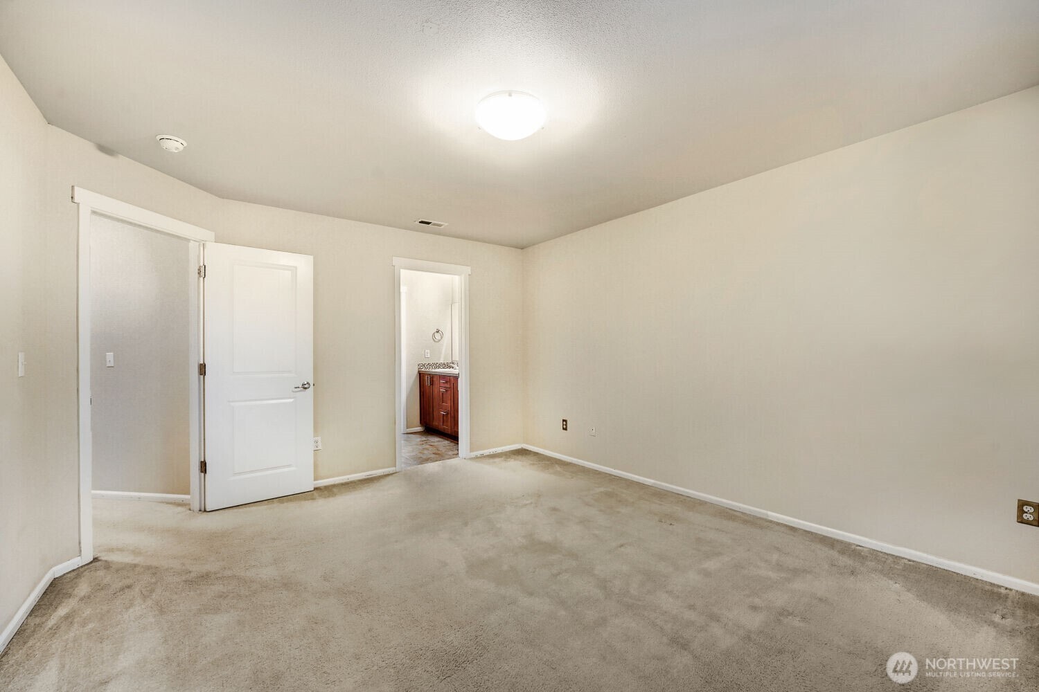 2063 S 263rd Street Property Photo 16