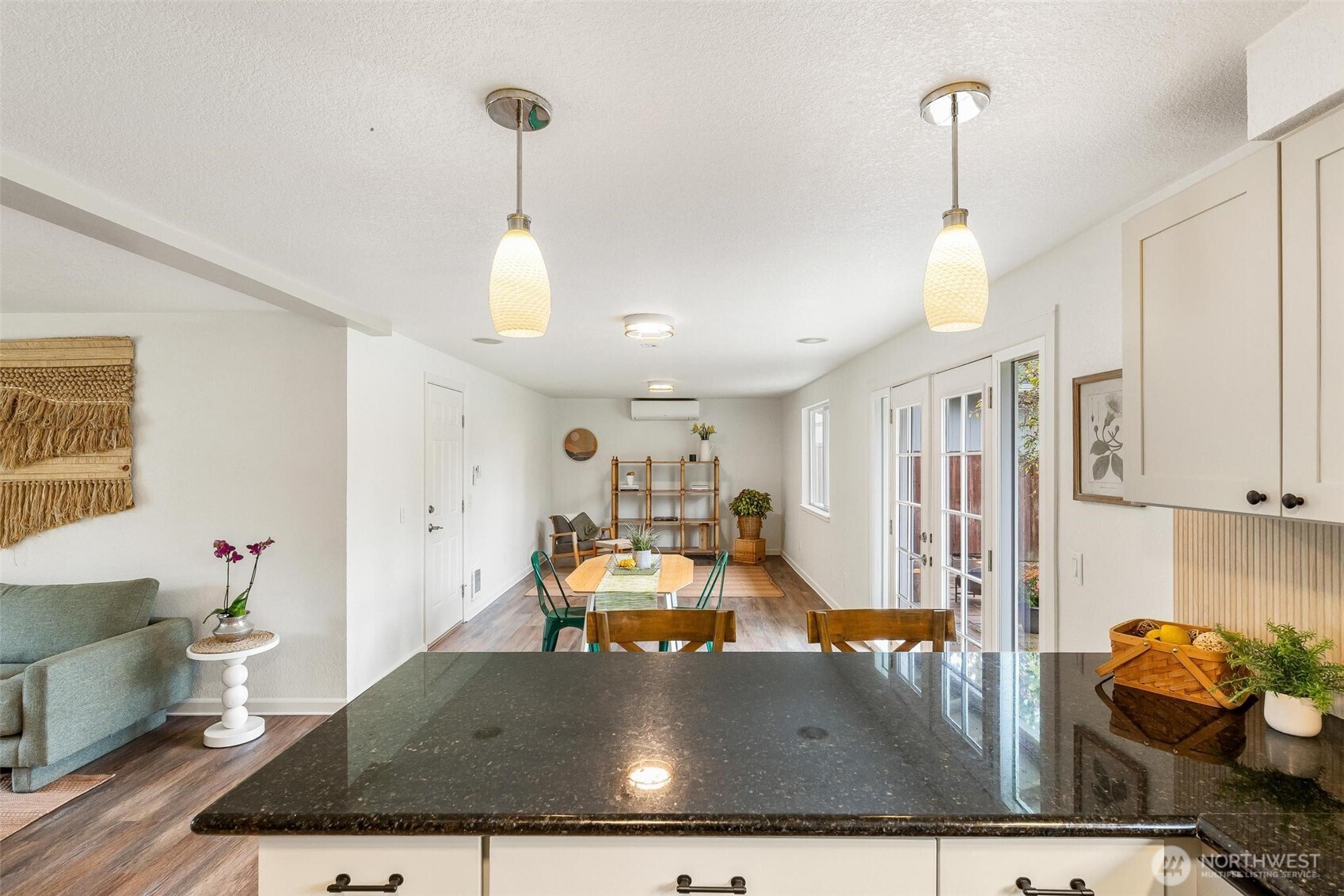 10229 27th Drive Property Photo 4