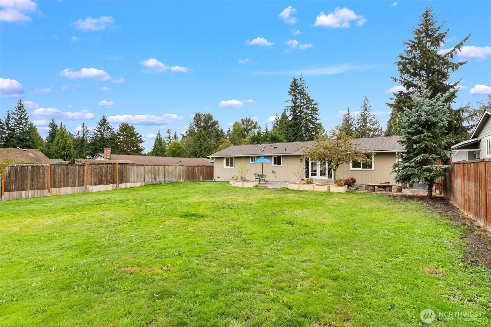 10229 27th Drive Property Photo 7
