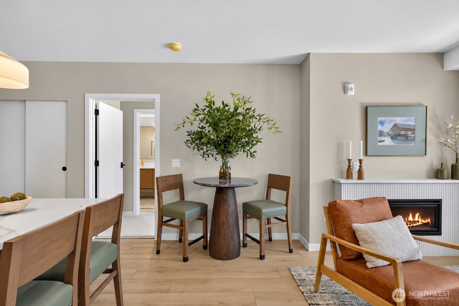306 Center Street 301 Property Photo 6