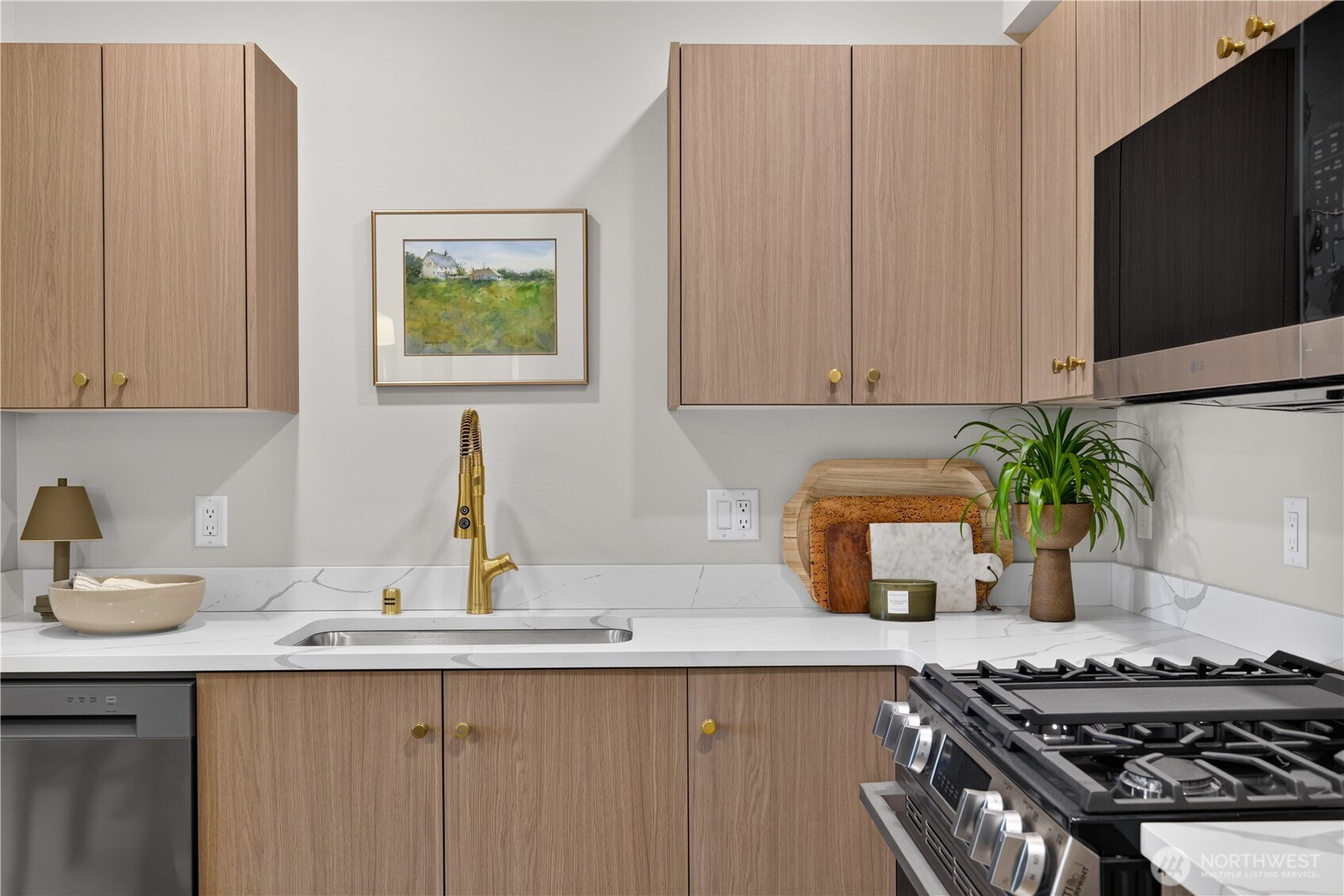 306 Center Street 301 Property Photo 10