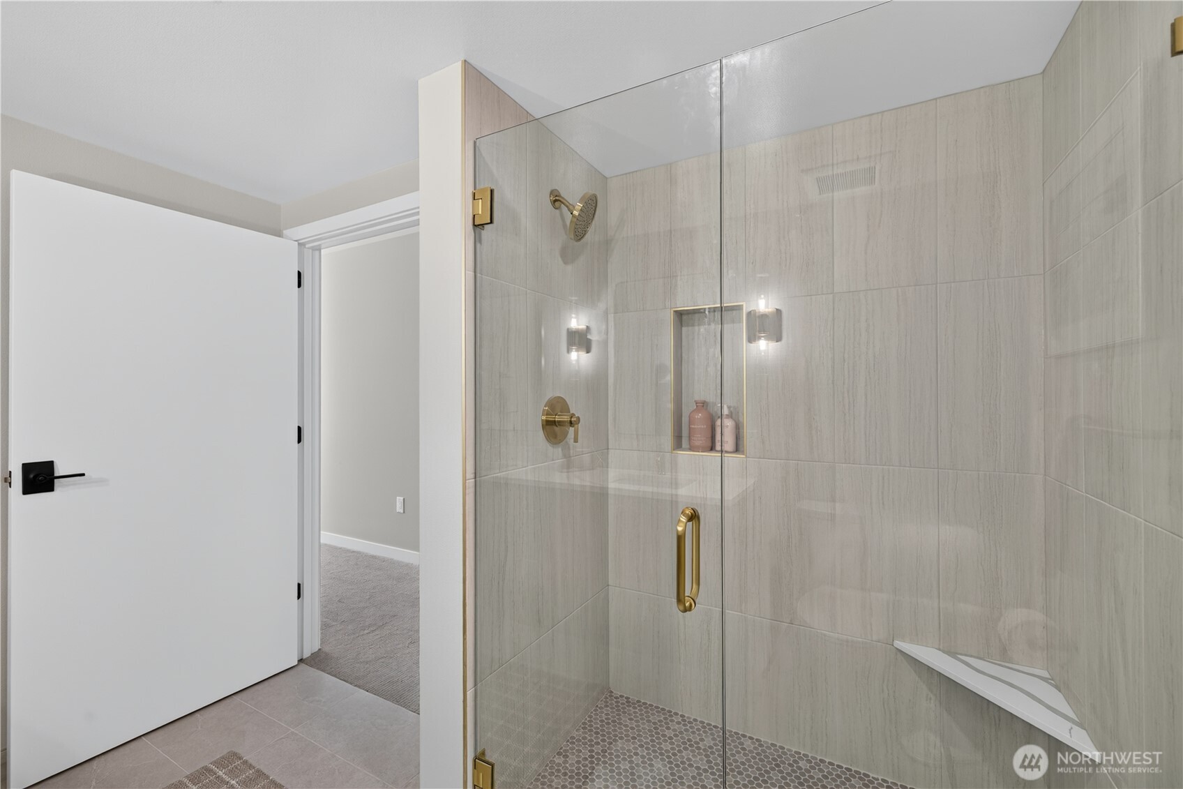 306 Center Street 301 Property Photo 13