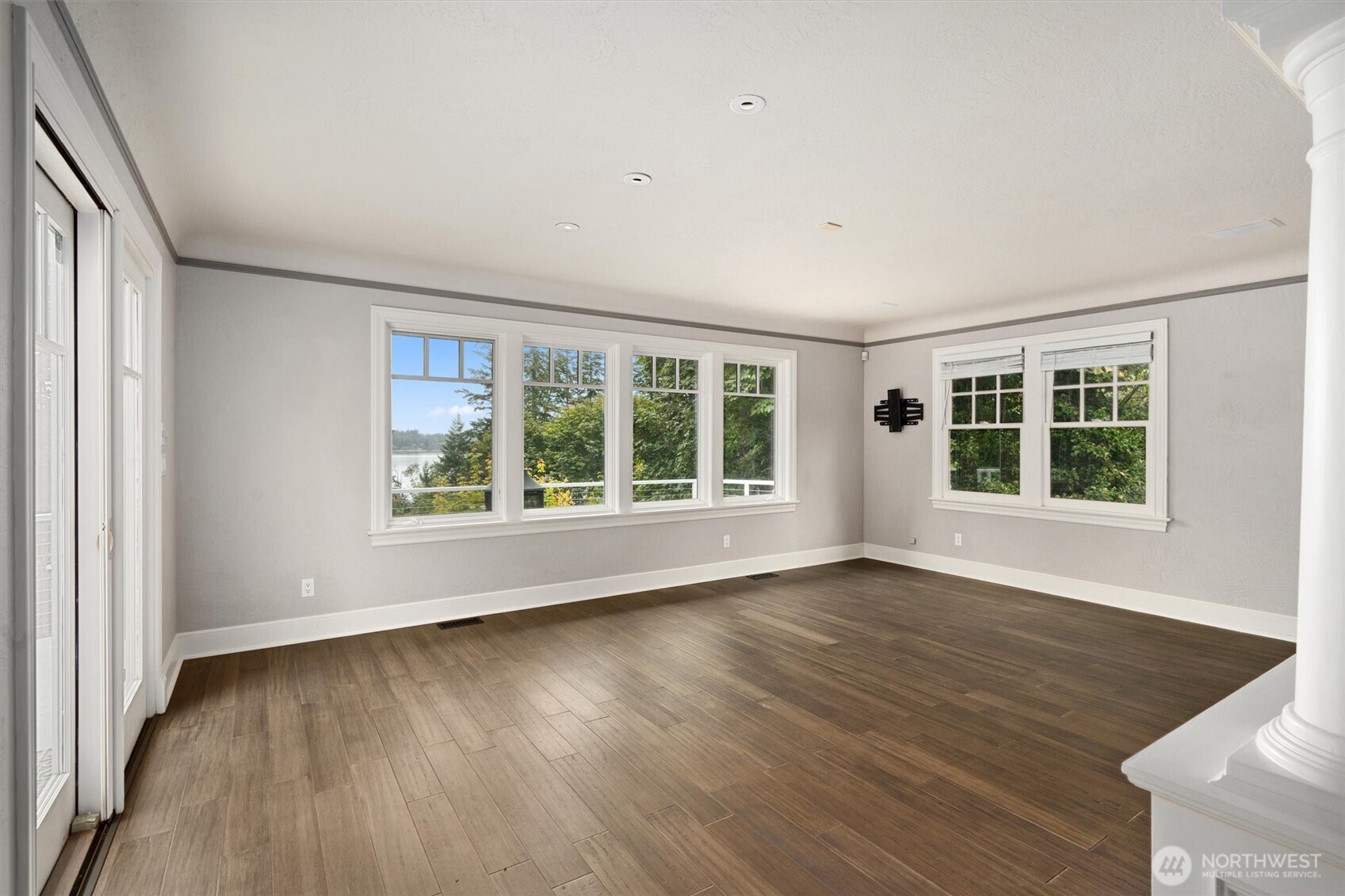 4943 Indian Road Property Photo 8