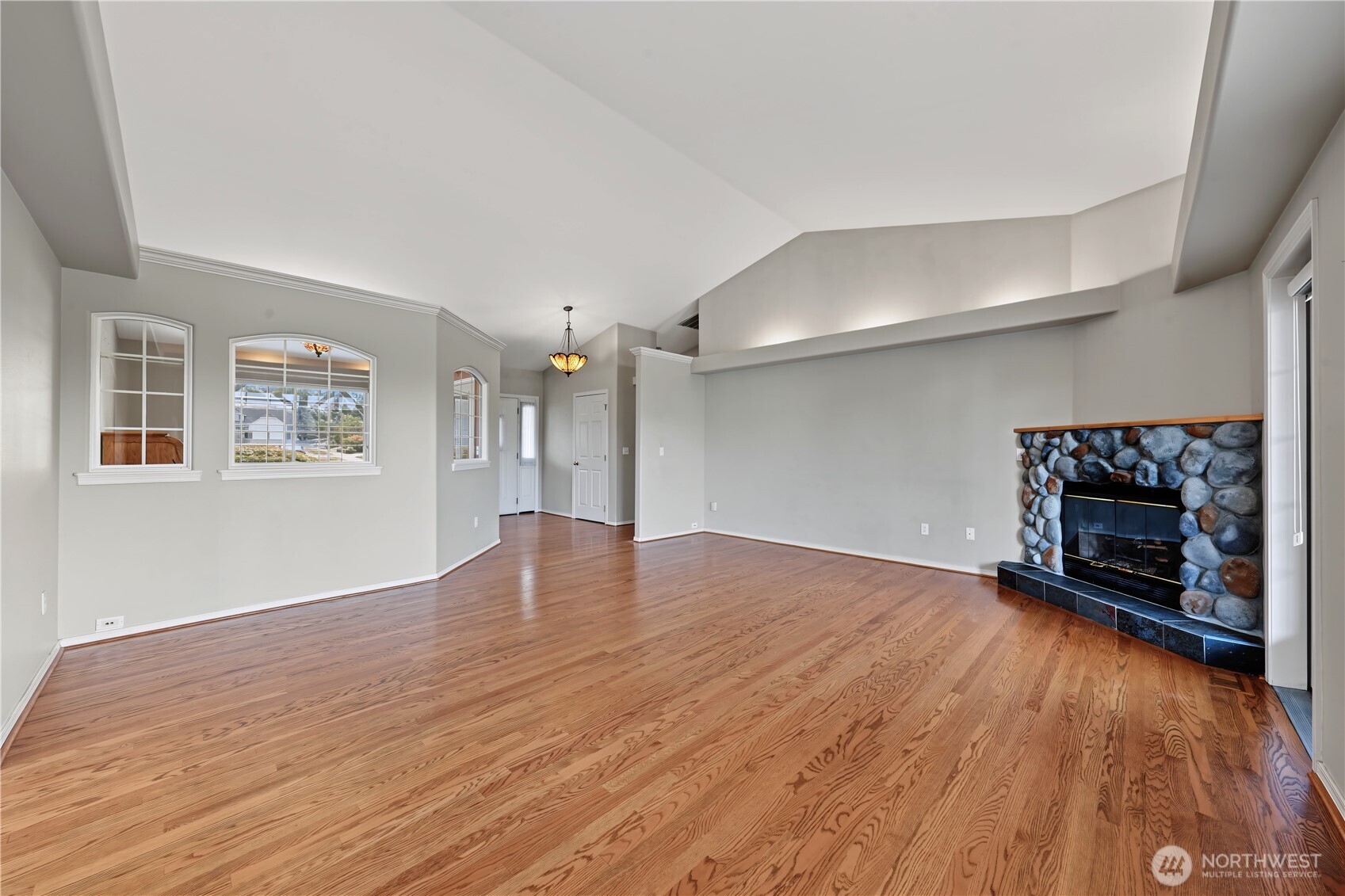 1716 Windsor Court Property Photo 6