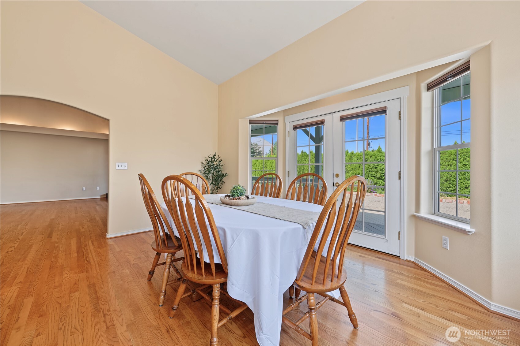 1716 Windsor Court Property Photo 10