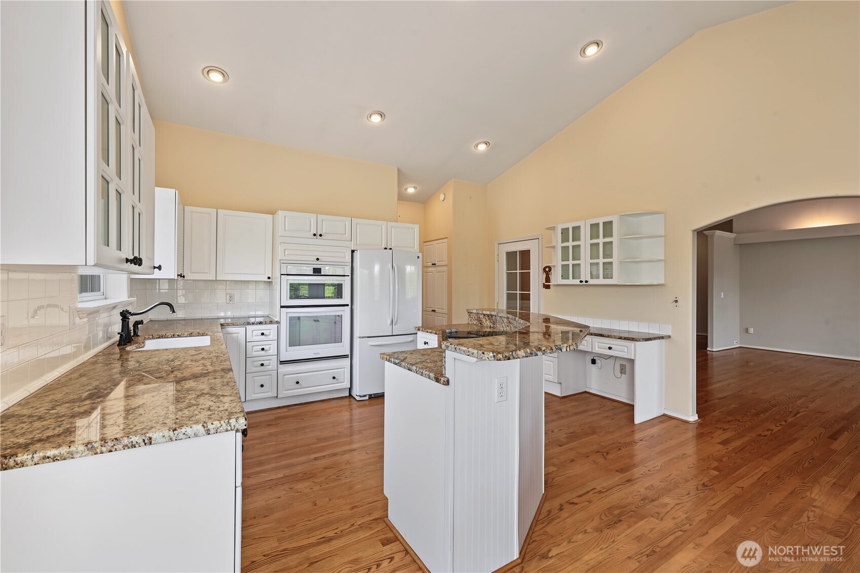 1716 Windsor Court Property Photo 13