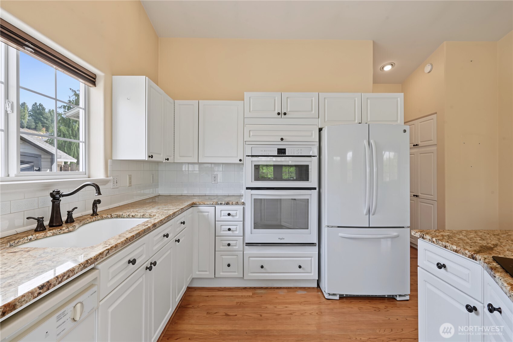 1716 Windsor Court Property Photo 14