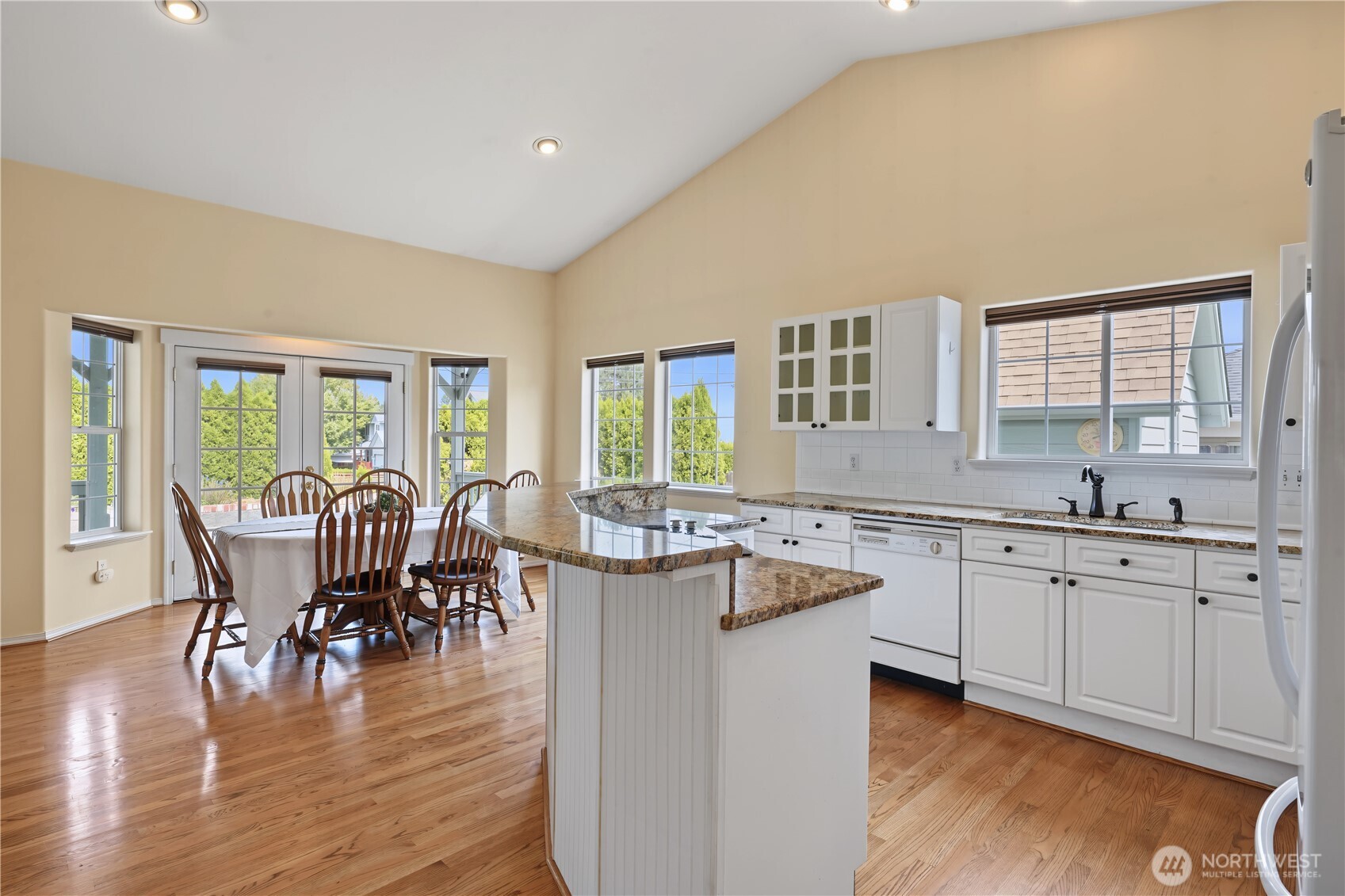 1716 Windsor Court Property Photo 16