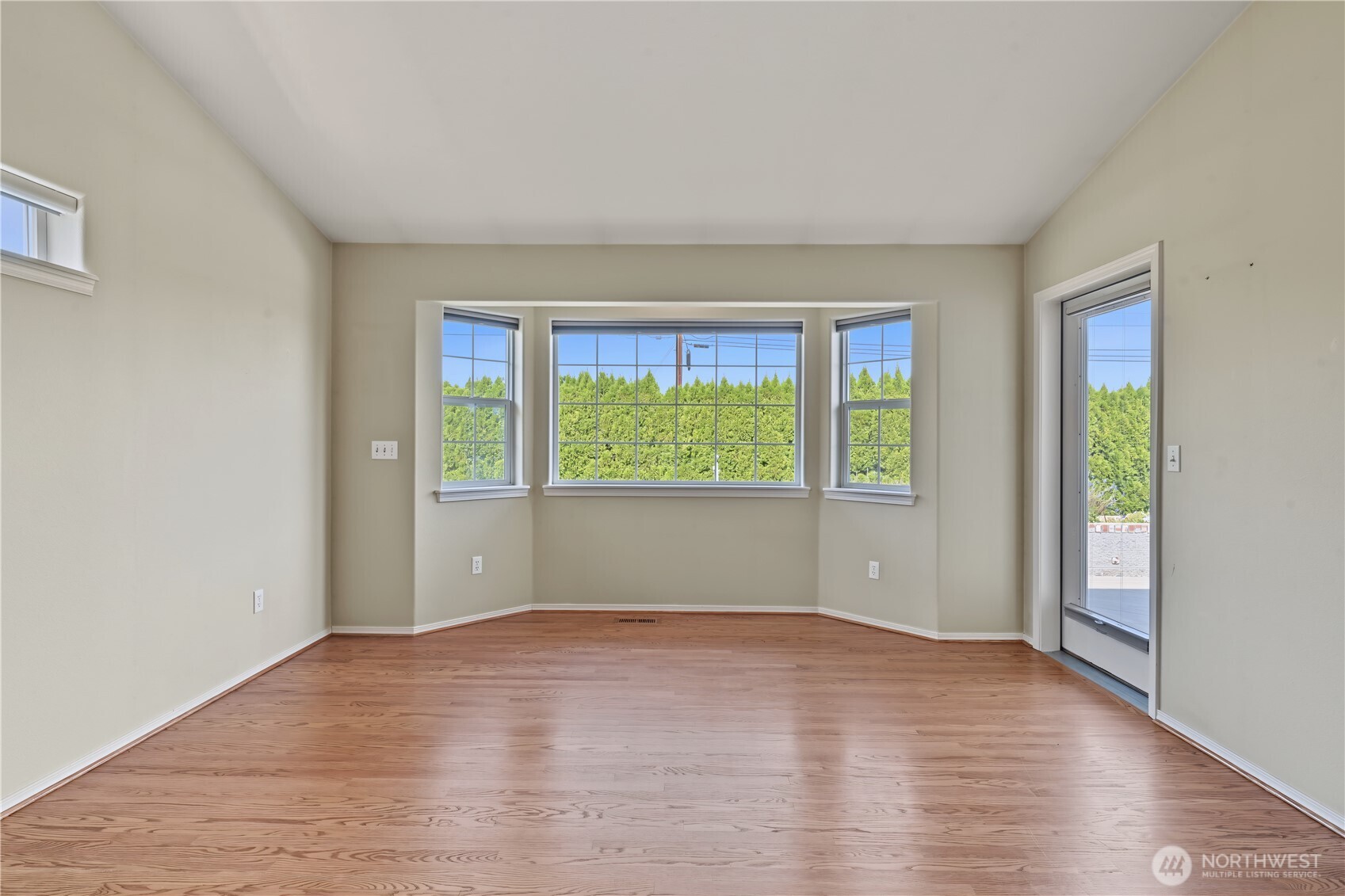 1716 Windsor Court Property Photo 21