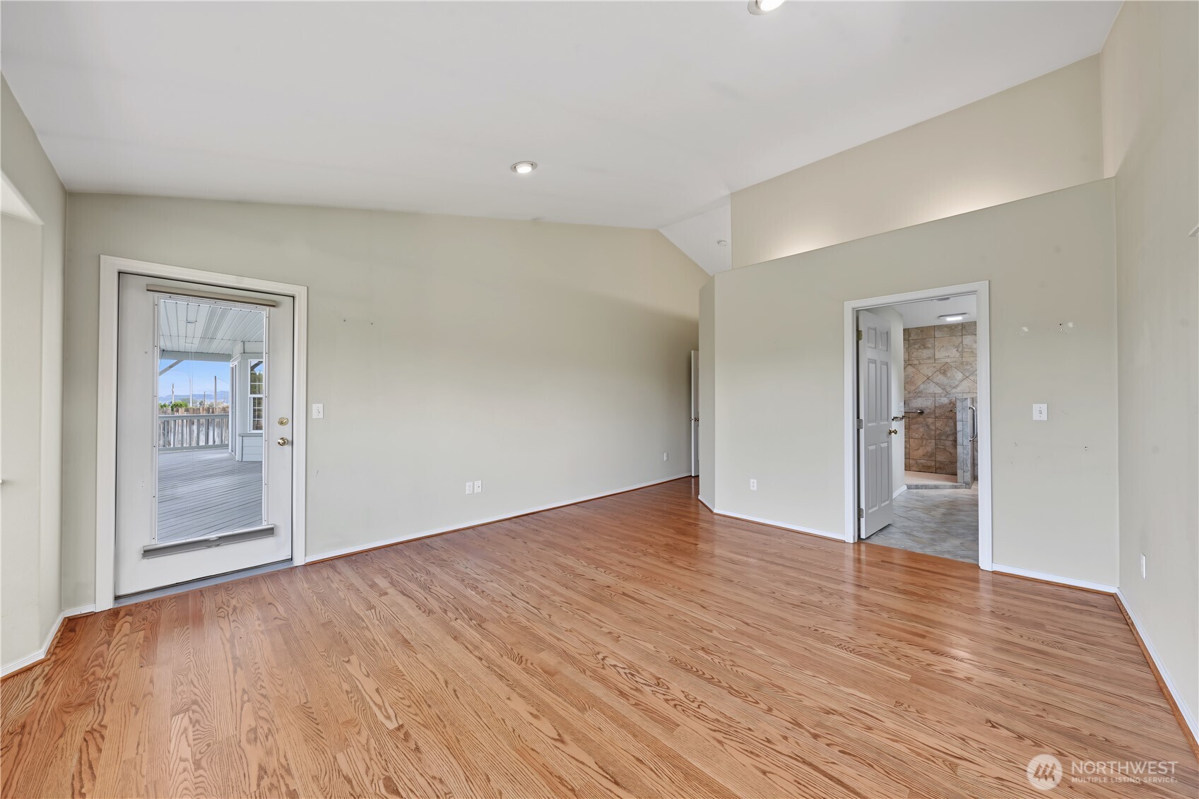 1716 Windsor Court Property Photo 23
